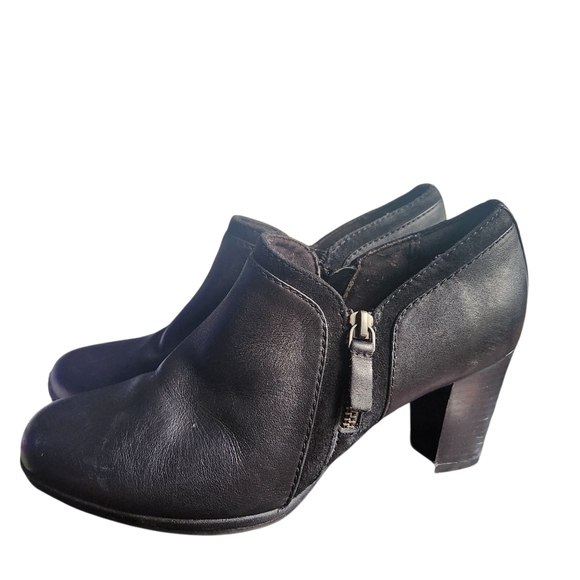 CLARKS Heeled Ankle Boots Zip-Up Black Women's 8M Leather Fall - Picture 4 of 8